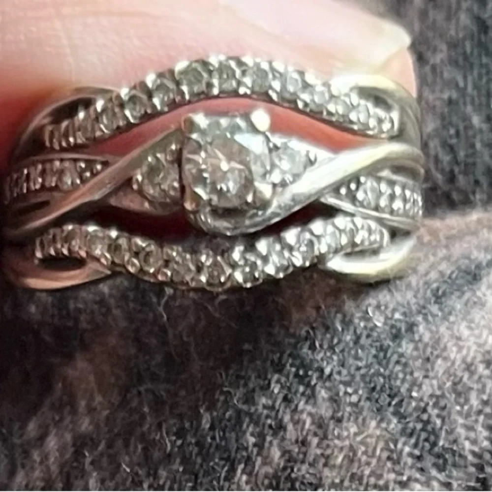 Diamond ring - Picture 3 of 7